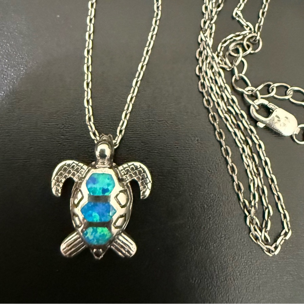 925 Sterling Silver Blue Opal Inlay Sea Turtle Pendant 16” Necklace 3g. - Picture 1 of 15